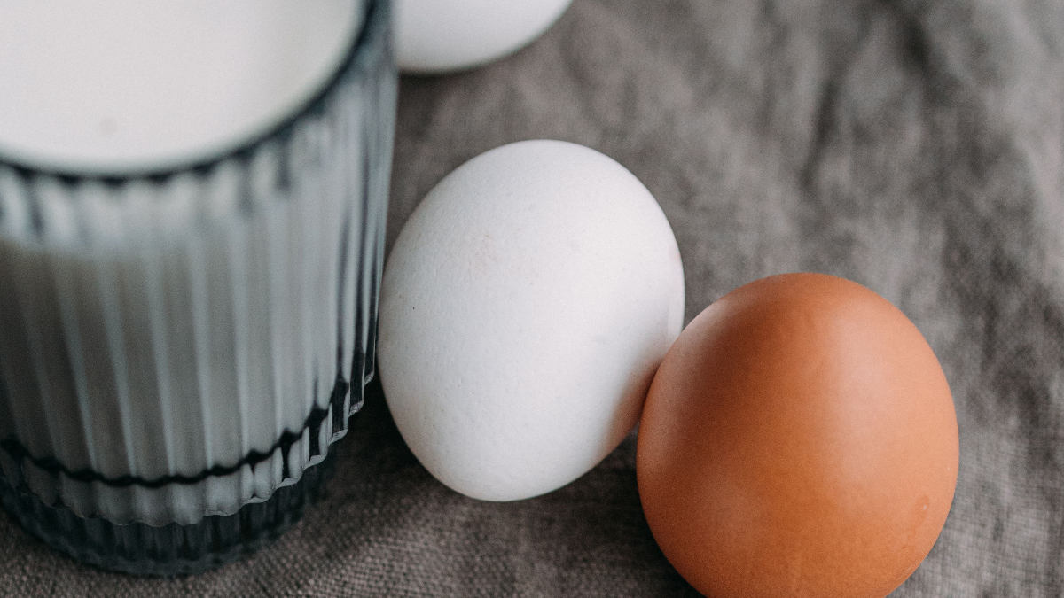 विटामिन बी12 के स्रोत: शाकाहारी हों या मांसाहारी, क्या खाएं?