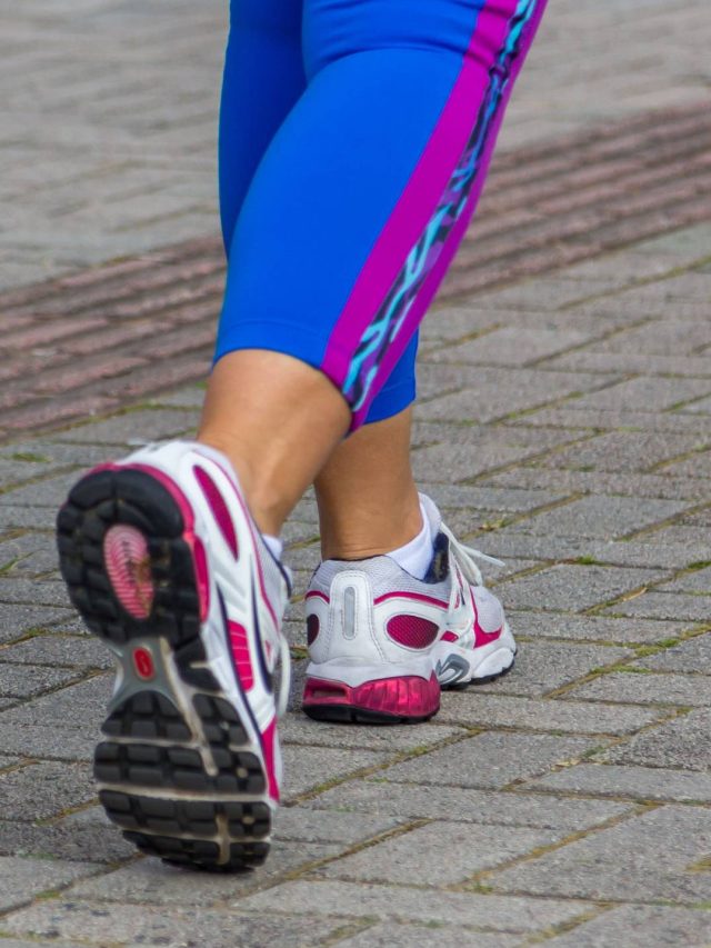 A Short Post-Meal Walk: 6 Things It Can And Can’t Do