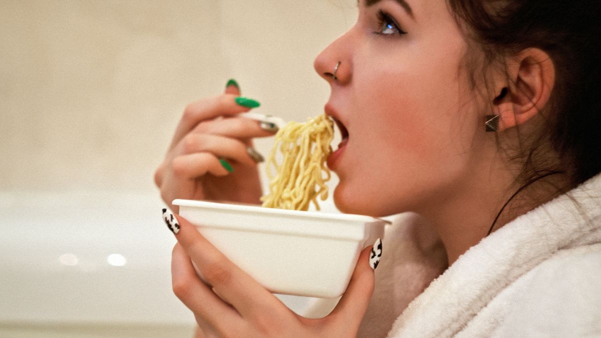 How Fast You Eat Changes How the Meal Feels