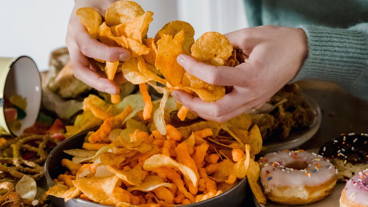 Ultra-Processed Snack Edition: Why ‘Small’ Snacks Can Still Affect Your Tummy