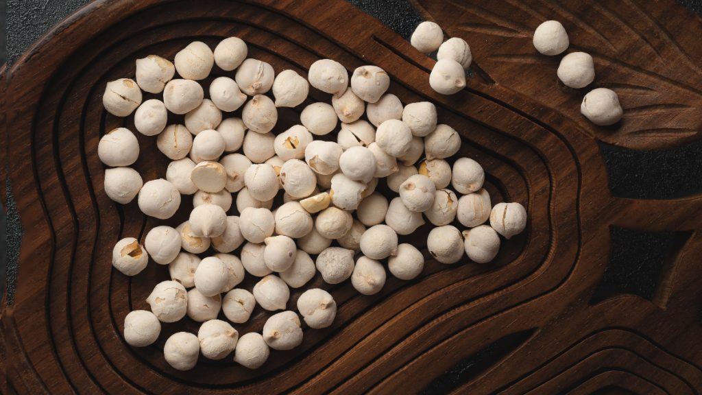 A wooden tray containing makhana