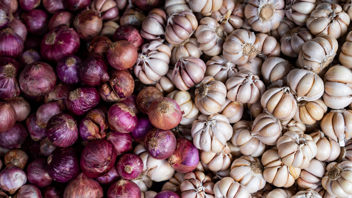 No Onion or Garlic During Navratri: Why You May Feel Less Bloated
