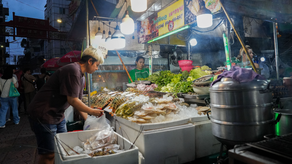 Is Thailand’s Street Food Safe? Why Your ‘Cast-Iron Stomach’ Isn’t Enough
